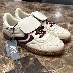 NEW 🆕 Steve Madden NYC Cream & Burgundy Retro Trainer Women’s Sneakers